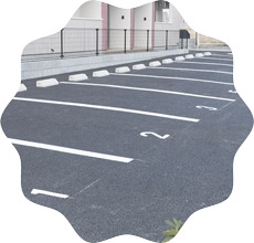 駐車場(関西スーパーと共用)あり、通院も便利です。